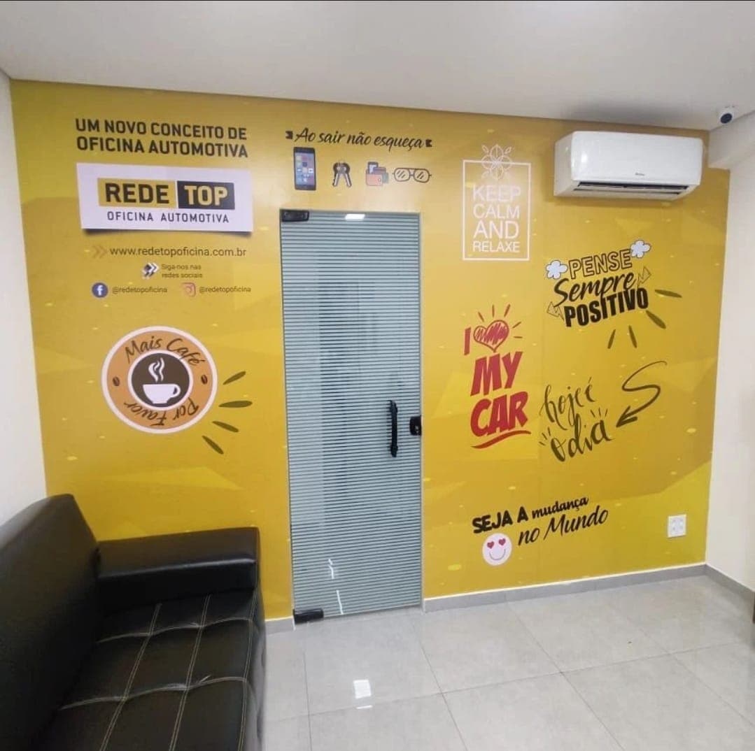 Confecção e aplicação de adesivos